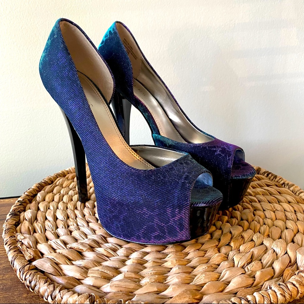 Bakers green leopard platform stilettos size 7.5